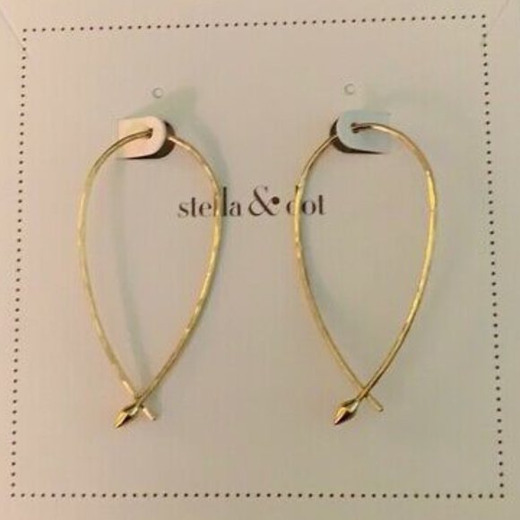 :: Stella & Dot | [GOLD] Hammered Wire Small Hoops Retired - Picture 7 of 9